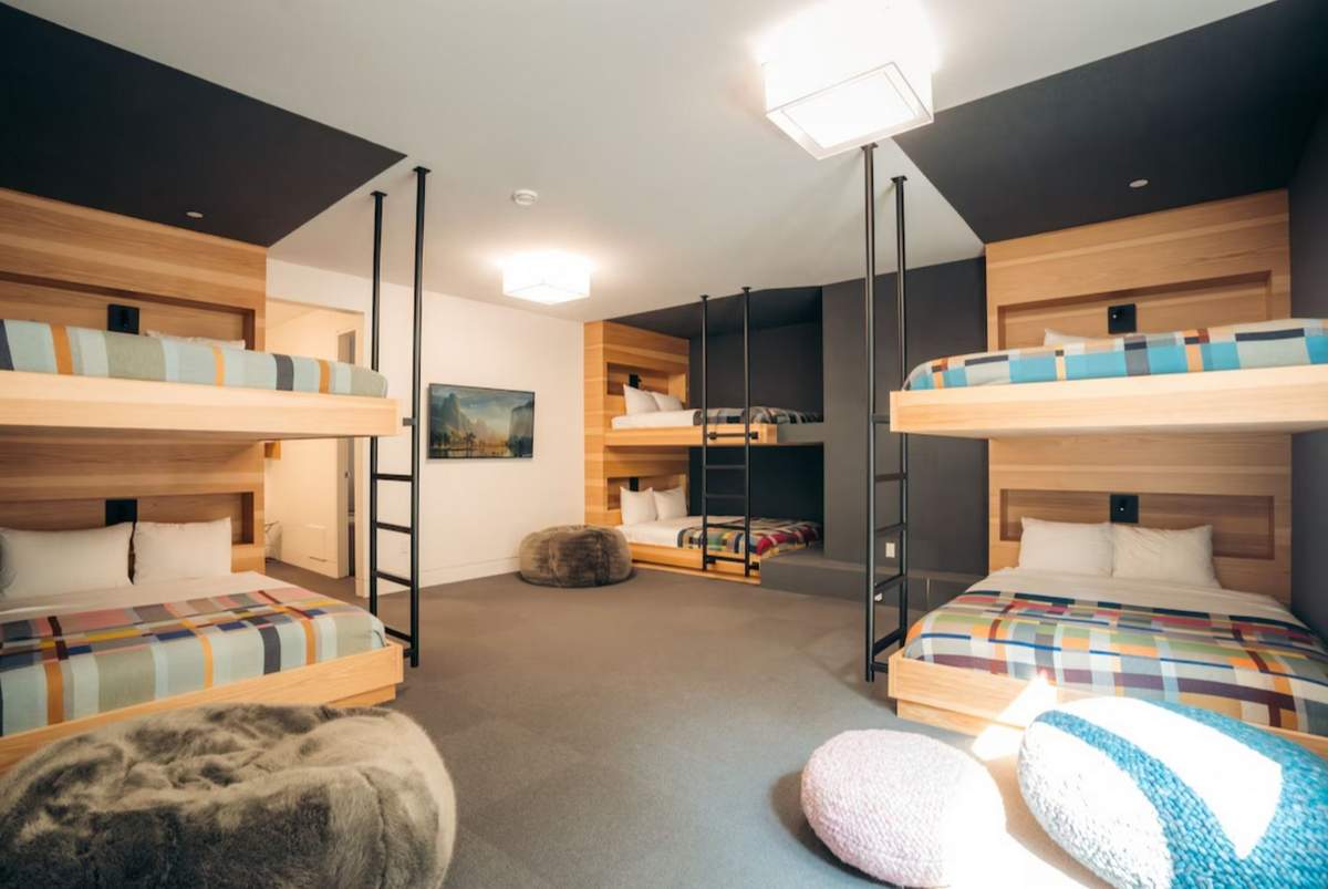 Chalet La Forja whistler family bunk room