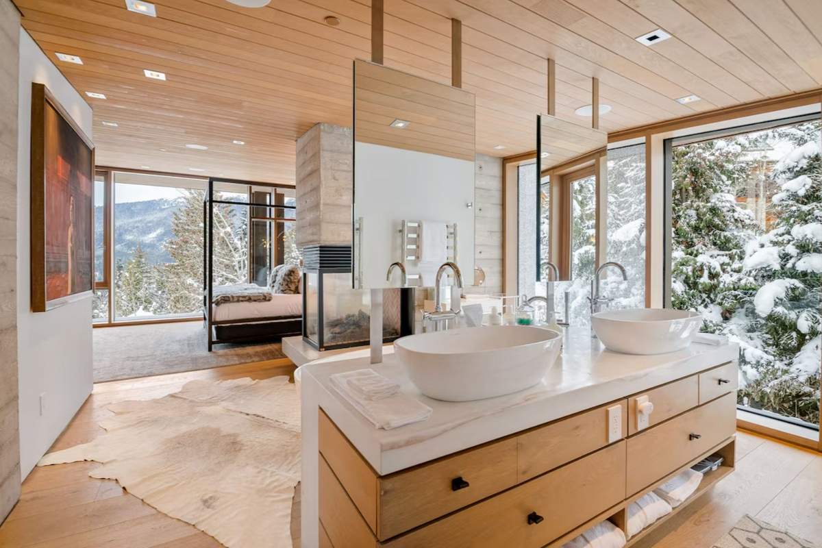 Two Cedars chalet master bedroom and bathroom