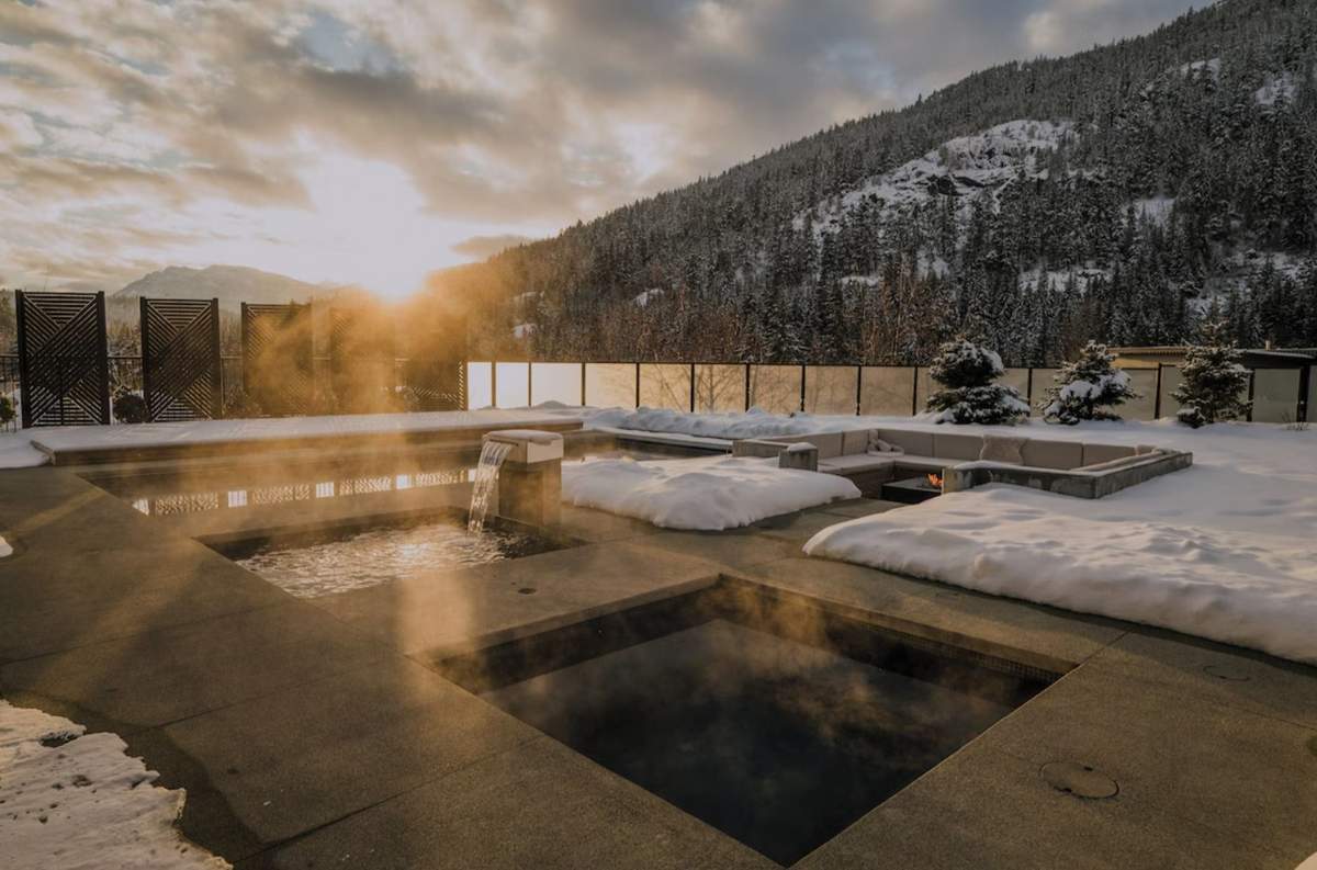 Wedge Mountain Lodge Outdoor Hot Tubs