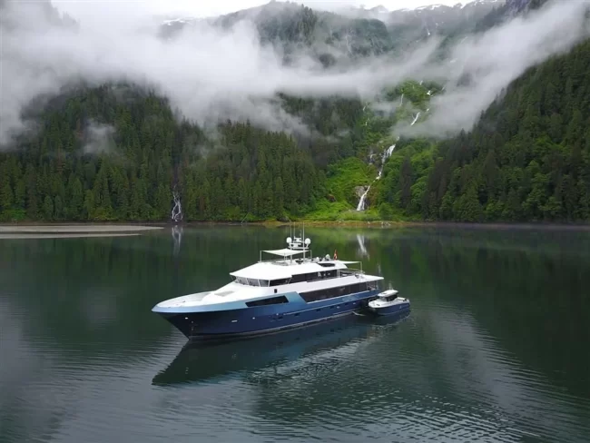 bc luxury yacht charter ascente 1